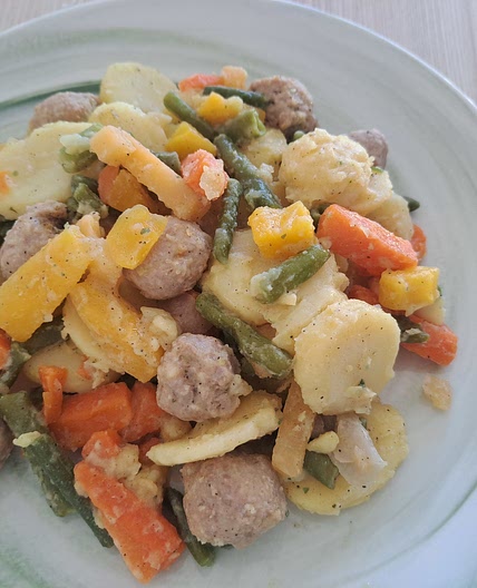 Gemüseauflauf mit Mettbällchen