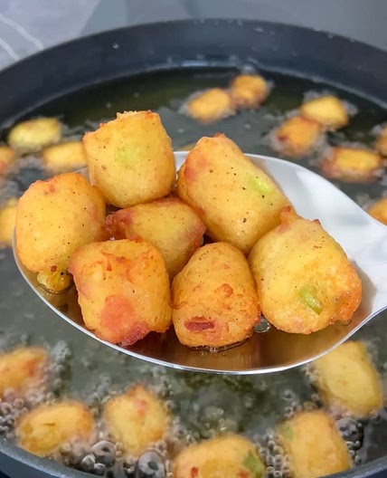 EASY POTATO CROQUETTES
