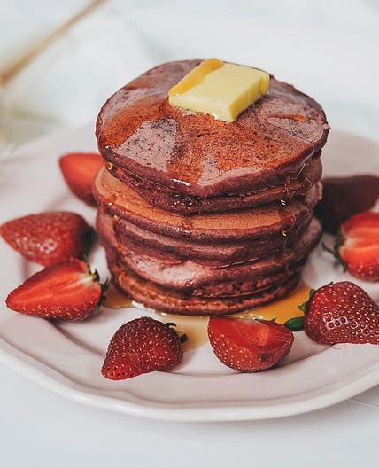 Healthy Red Velvet Pancakes