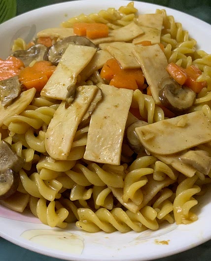 Asian Style Stir-Fried Pasta