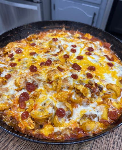 Cheesy One Pan Pizza Tortellini — Cooking in the Midwest