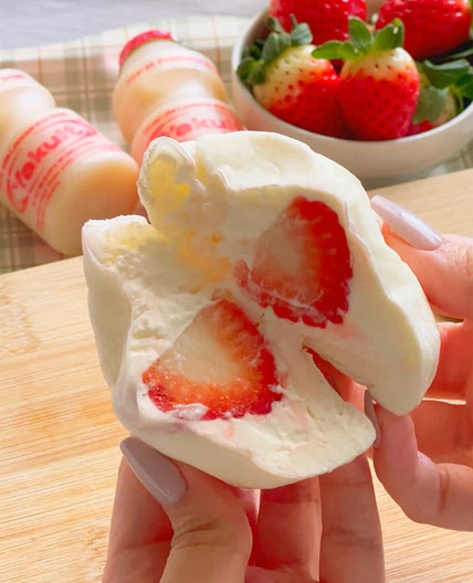 Rice Paper Daifuku Mochi with Yakult Cream