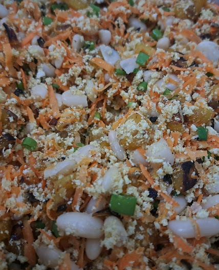 Farofa de Banana e feijão branco