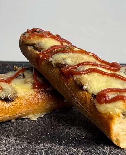 Sandwiches around the world | Zapiekanka - Polen