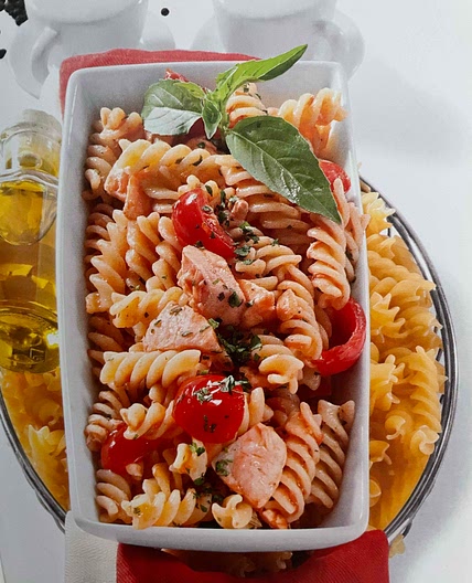 Fusilli with salmon and cherry tomatoes 