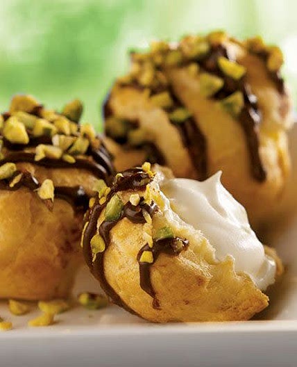 PROFITEROLE PUFFS