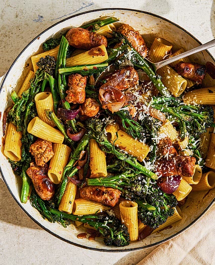 Pasta with sausages, broccoli, chilli and garlic recipe