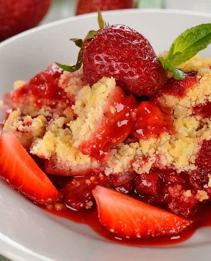 Strawberry Cheesecake Dump Cake