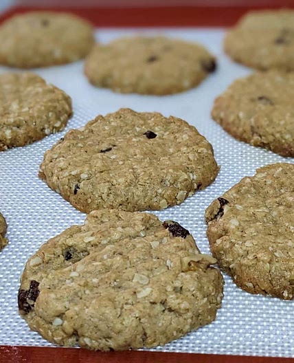 Keto Peanut Butter Oatmeal Cookies