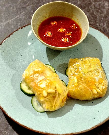 Thailändische Sommerrollen mit Dip
