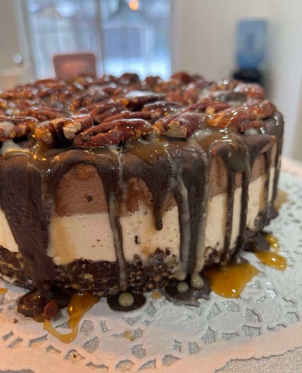 Raw vegan turtle cheesecake 