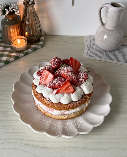 Victoria Strawberry Sponge Cake 