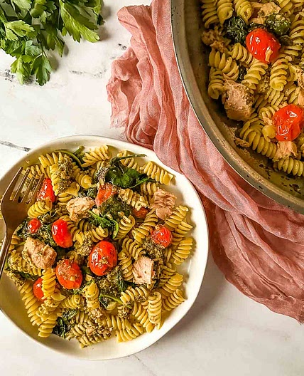 Tuna Pesto Pasta with Cherry Tomatoes