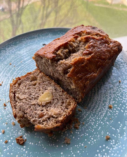 Super easy and delicious banana bread