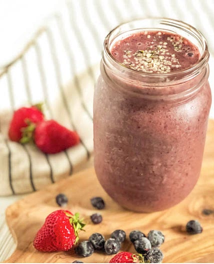 Smoothie aux fraises et aux amélanches