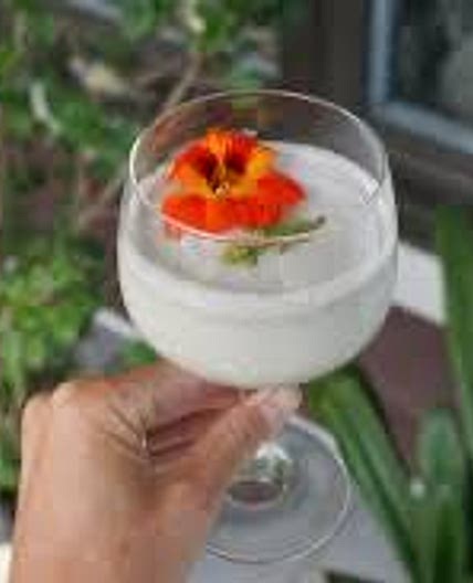 Piña colada sans alcool à la matricaire odorante