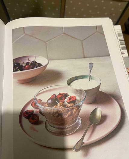 Chocolate cherry overnight oats