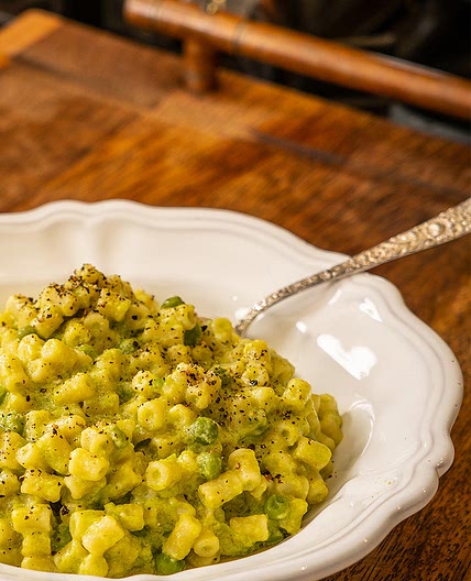 Creamy Cheese & Peas
