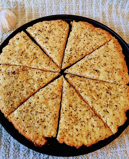 Easy Garlic Bread Pizza