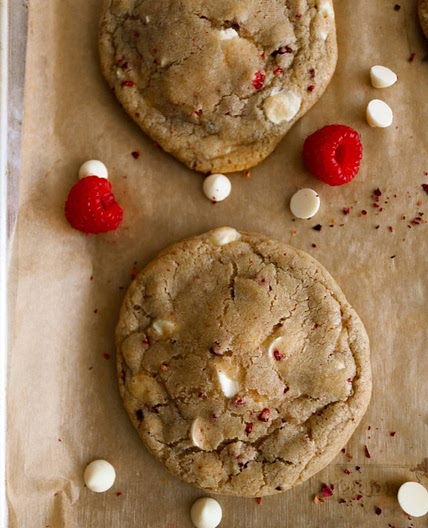 SUBWAY WHITE CHOCOLATE RASPBERRY CHEESECAKE COOKIES