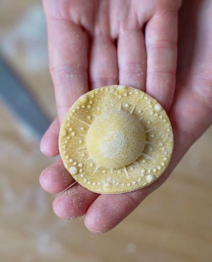 ITALIANO - Ravioli di patate e taleggio