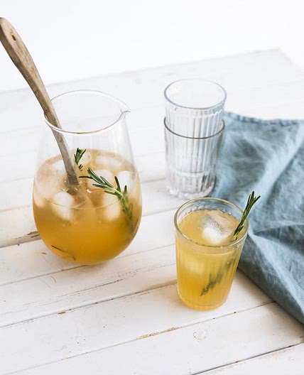 Panaché au citron, gingembre et romarin