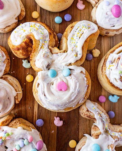 Easter Cinnamon Bunny Rolls
