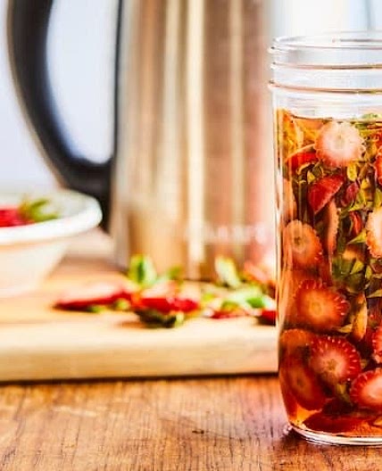 Infusion de queues de fraises
