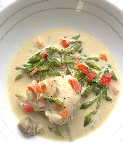 Pollo en Crema y Loroco - Chicken with Loroco in Cream Sauce