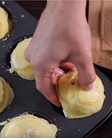 Slice Potatoes And Put Them In A Muffin Pan. The Result Will Be 
