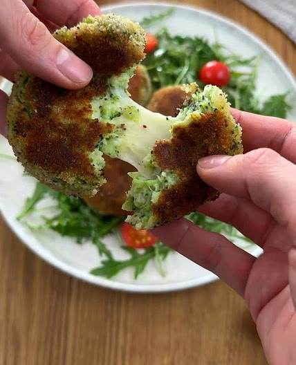 Brokkoli Kartoffel Taler mit Mozarella