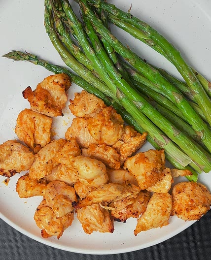 Air Fryer Garlic Butter Chicken Bites and Asparagus