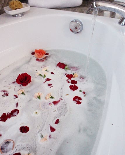 DIY Honey Rose Milk Bath - Caviar & Cashmere