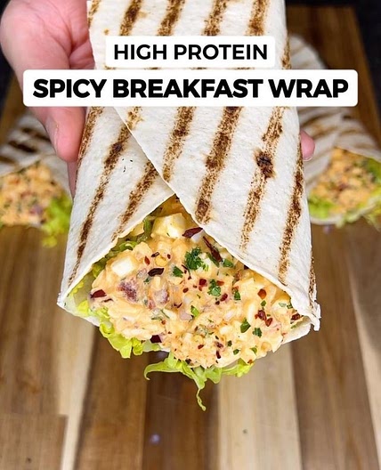 High Protein Spicy Creamy Breakfast Wraps!
