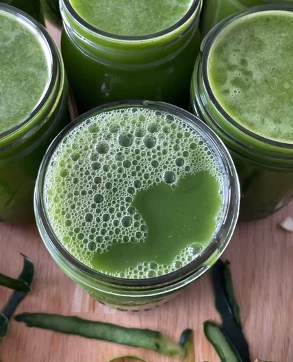 Batch Green juice - pineapple cucumber spinach kale