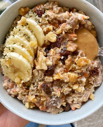  Carrot cake overnight oats 