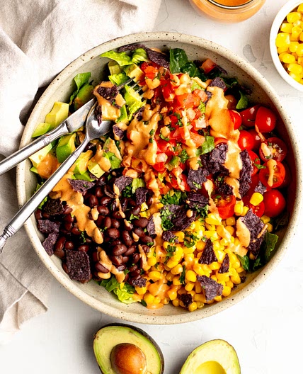 Easy & Nutritious Vegetarian Black Bean Taco Salad
