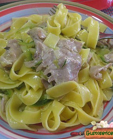 Tagliatelle zucchine e coniglio - Gustose ricette di cucina