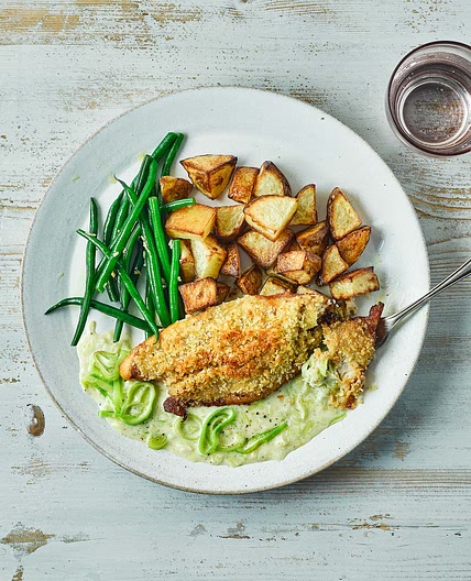 Crispy smoked bass with creamed leeks and roast potatoes