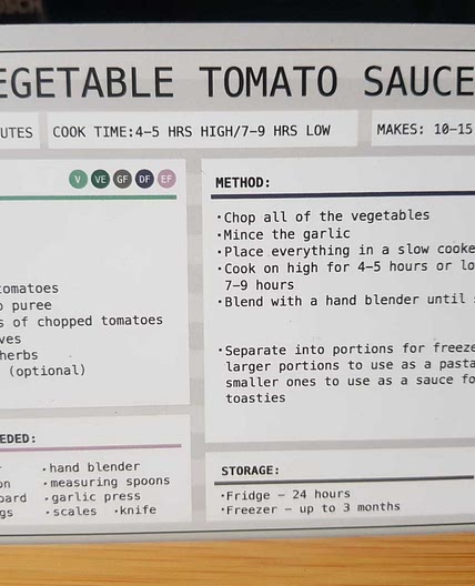 Slow cooker tomato sauce with veg
