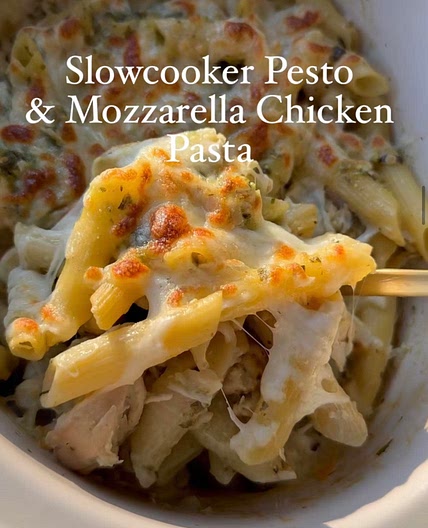 Slowcooker Pesto & Mozzarella Chicken Pasta