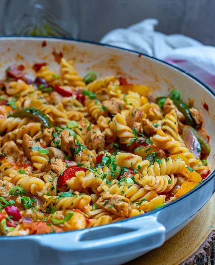 One Pot Fajita Pasta - No Prep!