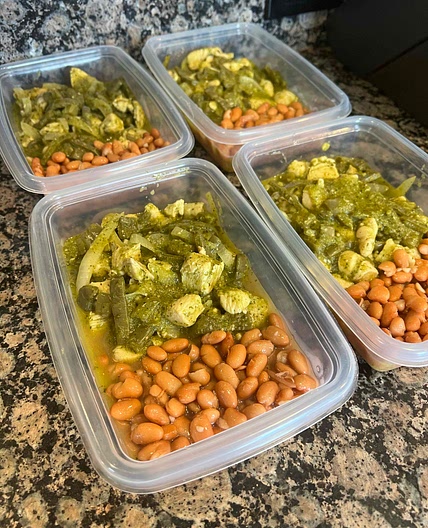 POLLO Y NOPALES EN SALSA VERDE