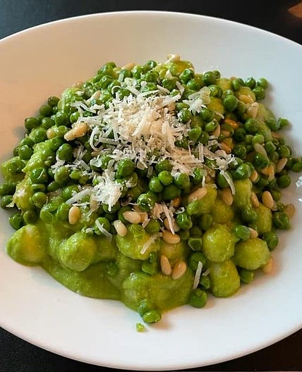 Gnocchi al pesto di piselli
