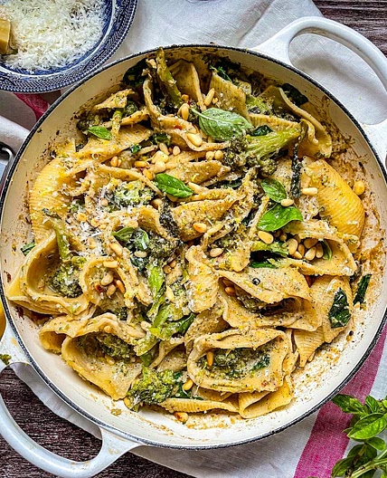 Large Pasta Shells with Creamy Broccoli - Adre's Kitchen