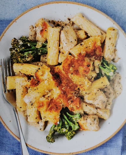 Slowcooker Chicken  and Broccoli Pasta Bake