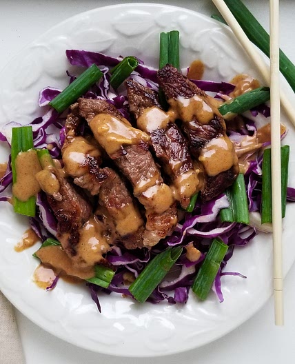 Satay steak salad