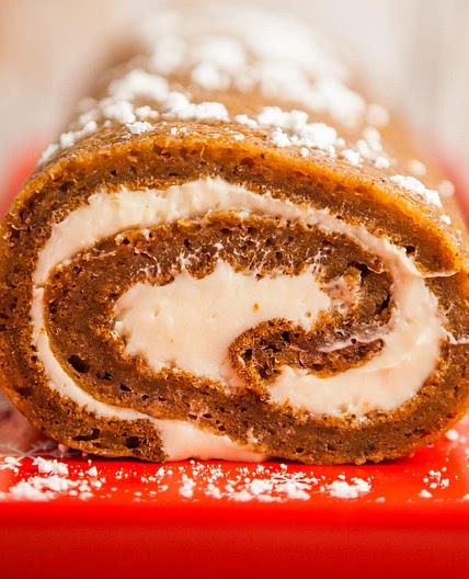 Pumpkin Roll With Cream Cheese Filling