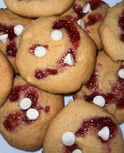 Raspberry White Chocolate Cheesecake Cookies 