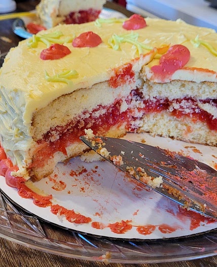 Pineapple cake with cherry filling